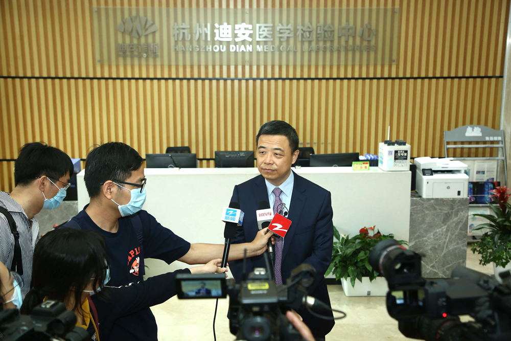 1589416498944003139.jpg 陈总接受采访_副本.jpg